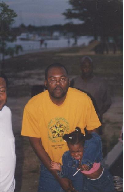 Picnic2001-02.jpg 23.7K