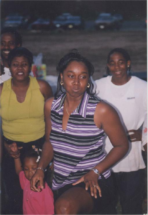 Picnic2001-05.jpg 40.7K