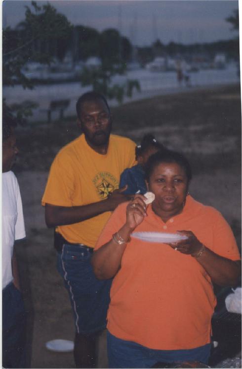 Picnic2001-06.jpg 29.7K