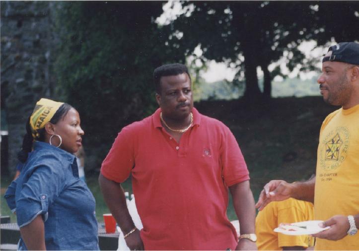 Picnic2001-08.jpg 42.7K