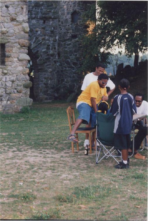 Picnic2001-16.jpg 66.4K