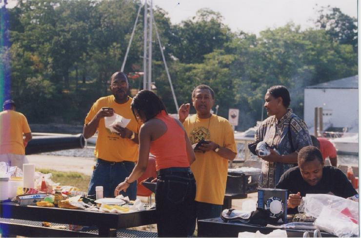 Picnic2001-25.jpg 58.2K