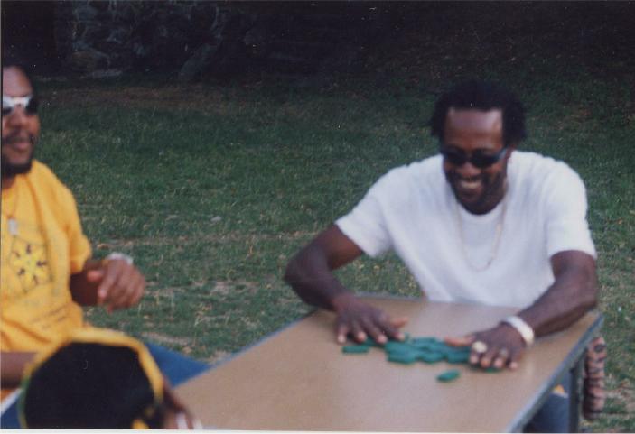 Picnic2001-26.jpg 35.6K