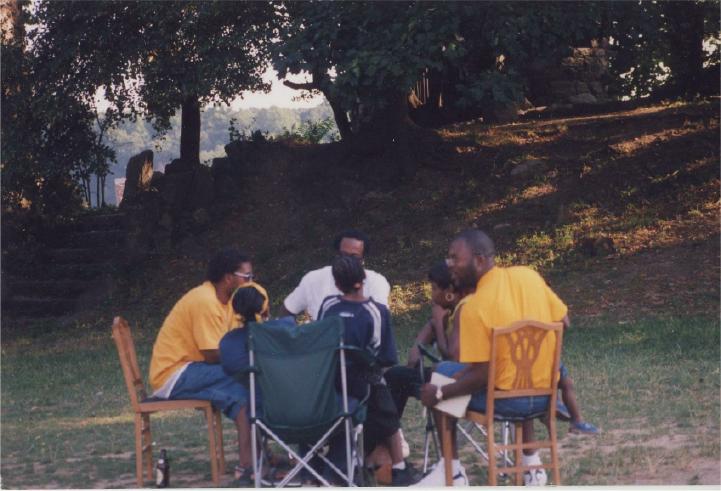 Picnic2001-29.jpg 56.4K