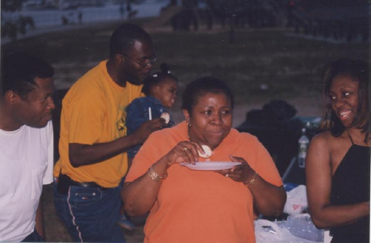 Picnic2001-33.jpg 31.6K