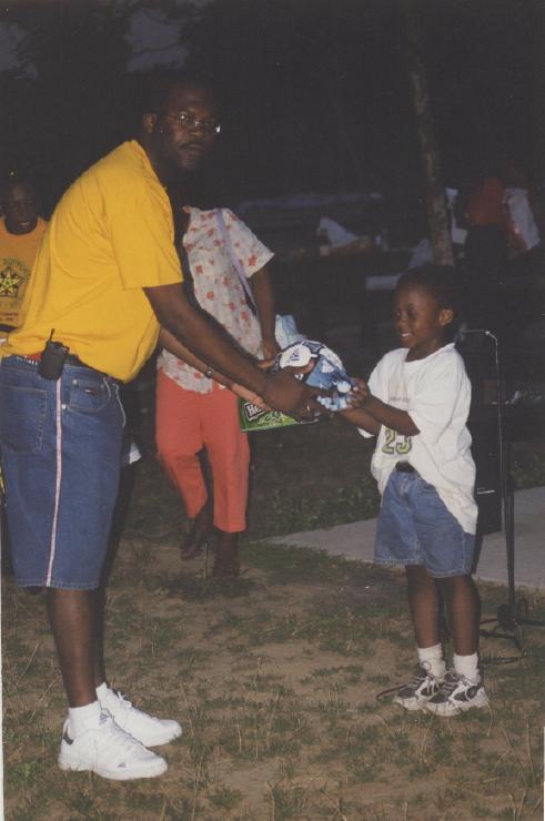 Picnic2001-34.jpg 39.9K