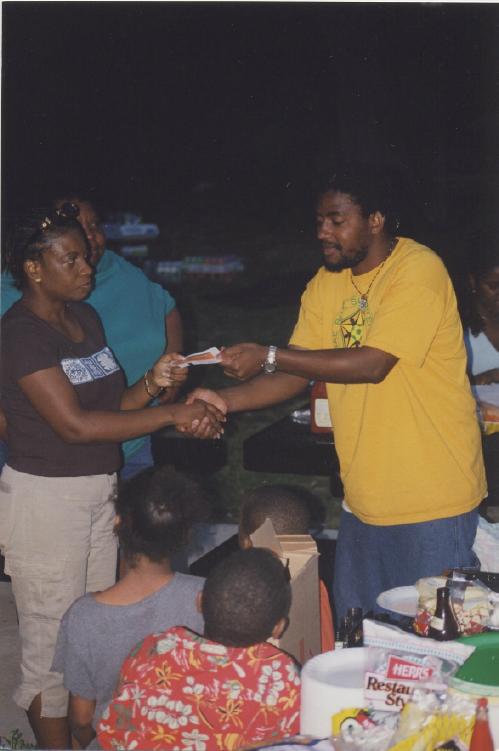 Picnic2001-36.jpg 38.1K