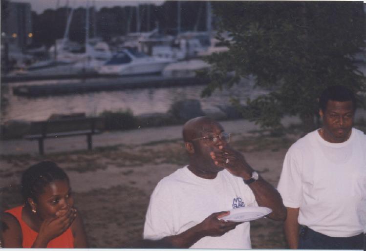 Picnic2001-50.jpg 32.6K